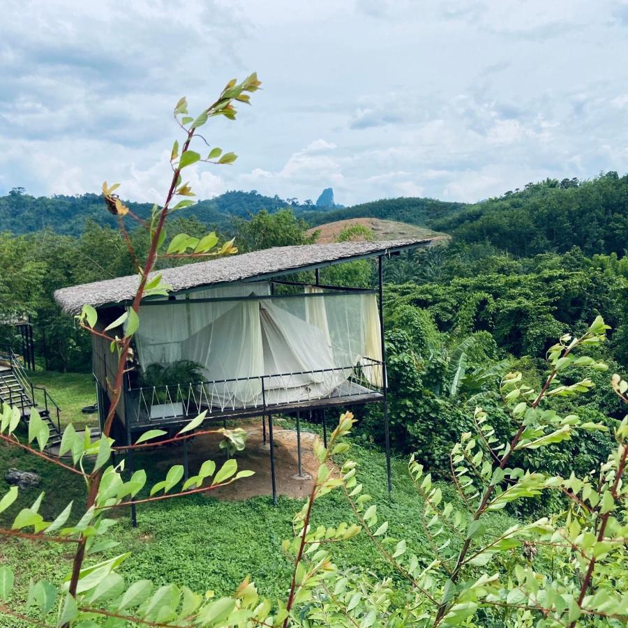 Tanoshi Glamping In Khao Sok Hotel Khao Sok National Park Exterior photo