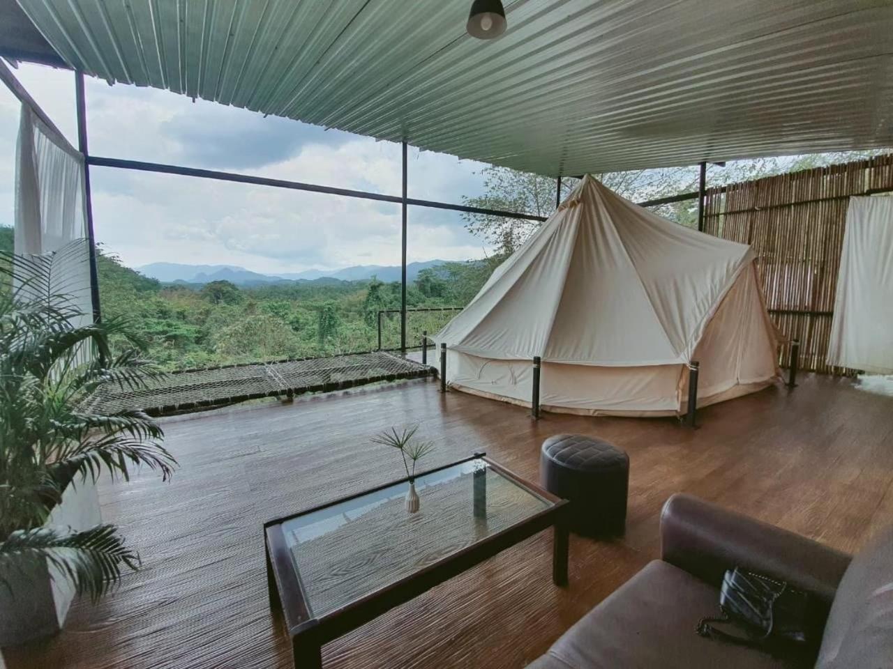 Tanoshi Glamping In Khao Sok Hotel Khao Sok National Park Exterior photo